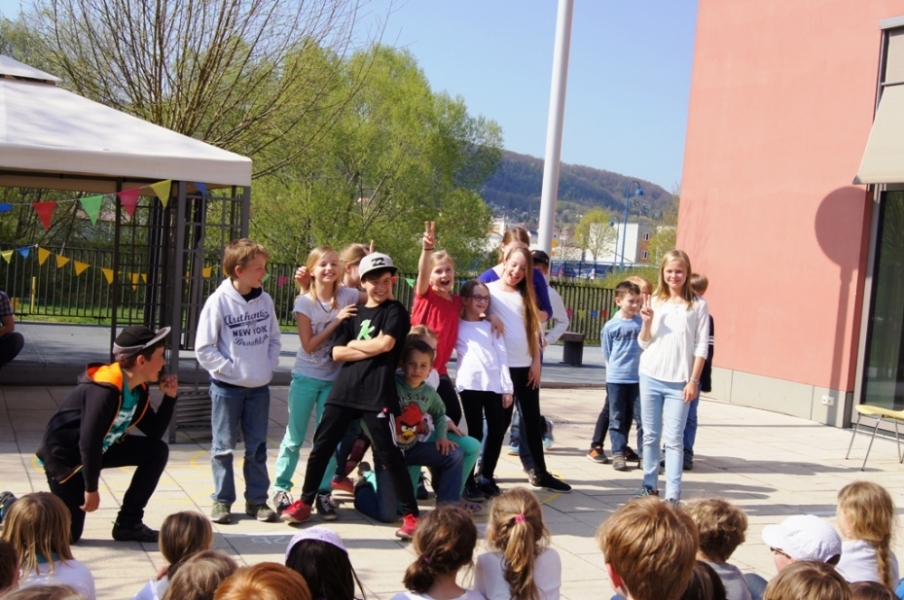 tl_files/dualingo_neu/News 2014 2015/Fruehlingsfest_3.jpg